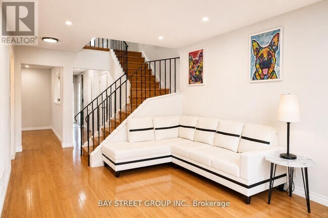 Building Photo - 82 Radwell Crescent