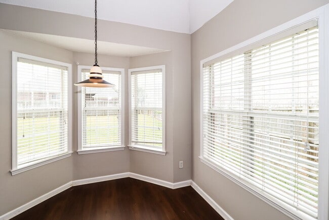 Foto del edificio - 8249 White Wing Ln