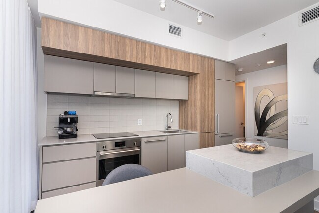 Photo du bâtiment - 1160 Rue De la Gauchetière O