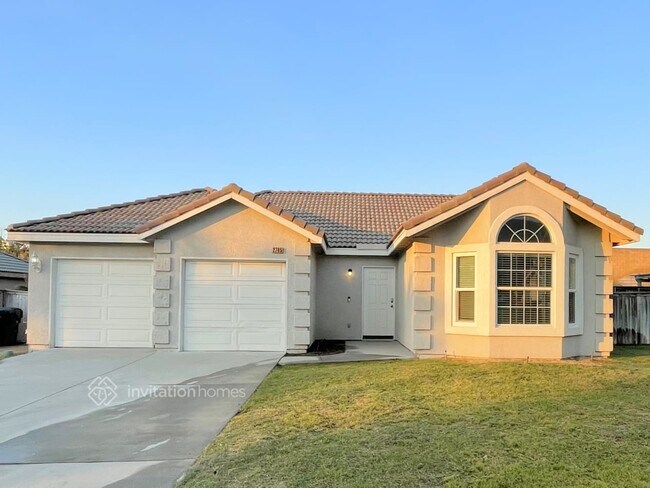 Building Photo - 2705 Sunset Ln