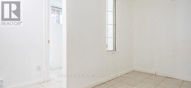 Building Photo - 693 Euclid Ave