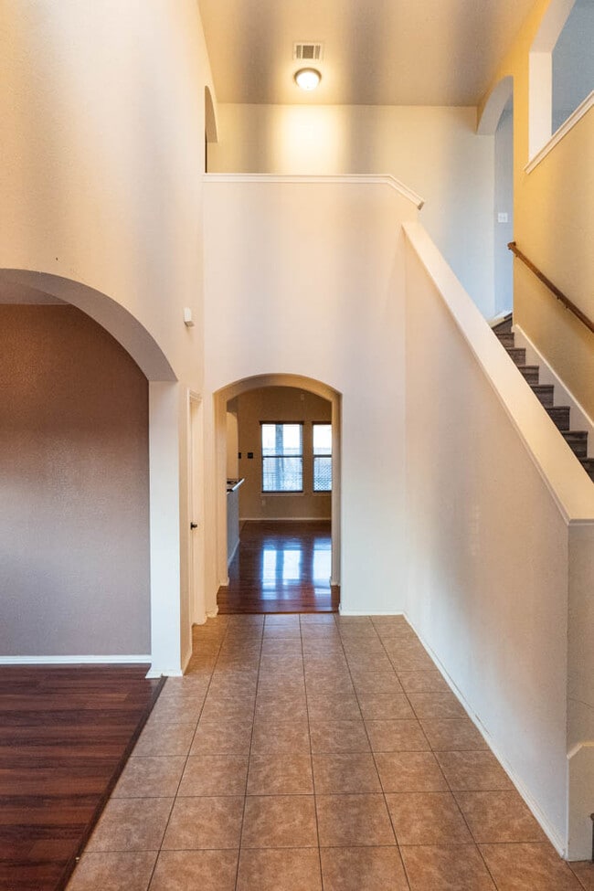 Building Photo - 404 Grisham Dr