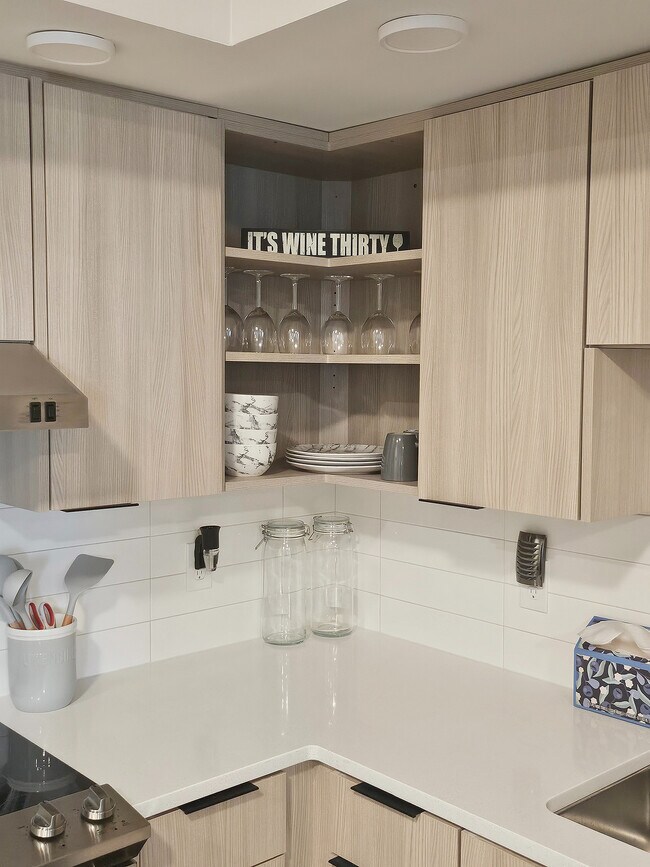 Gabinetes de cocina - One Nine Vine Apartments