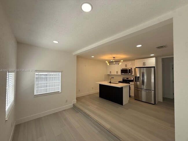 Foto del edificio - 5158 NW 19th Ave