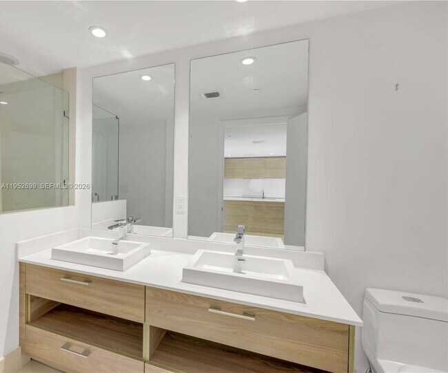 Foto del edificio - 1300 S Miami Ave