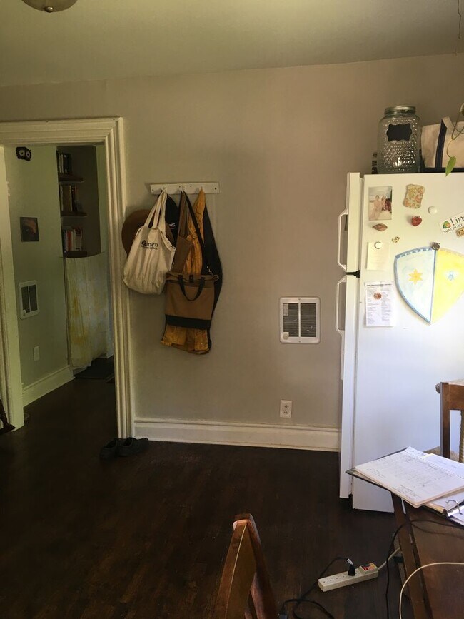 Foto del edificio - Cozy 1 Bedroom/ 1 Bath Unit in East Nashville, Close to Shelby Bottoms and Five Points, W/D included