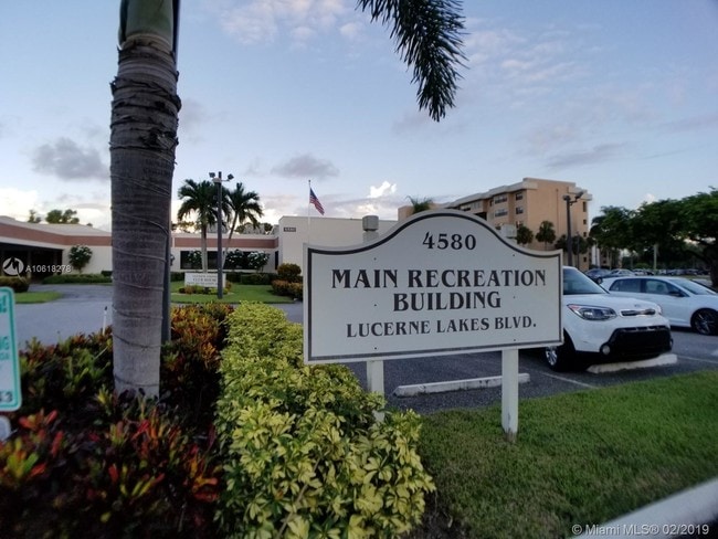 Building Photo - 4820 Lucerne Lakes Blvd W