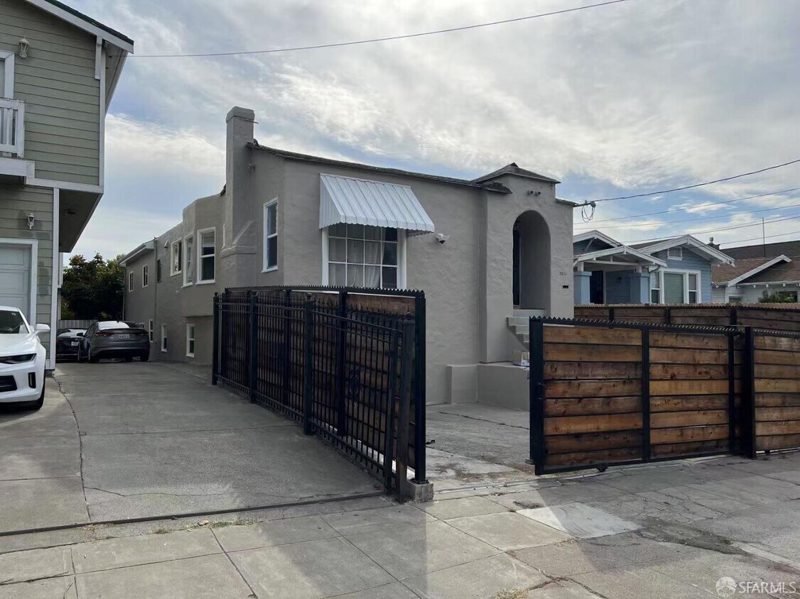 Foto principal - 2524 25th Ave