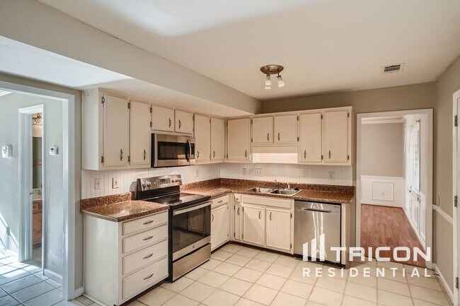 Building Photo - 2790 Spring Ridge Cir