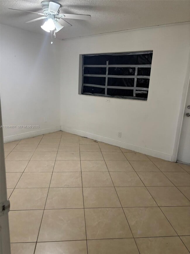 Building Photo - 2415 Lincoln St