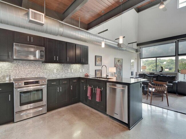 Foto del edificio - 2205 N Lamar Blvd