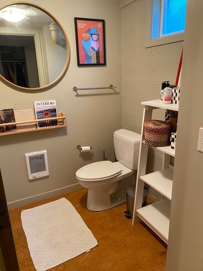 Foto del edificio - 7216 N McKenna Ave