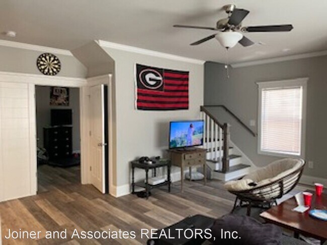 Foto del edificio - 3 br, 3 bath House - 185 Strickland Ave