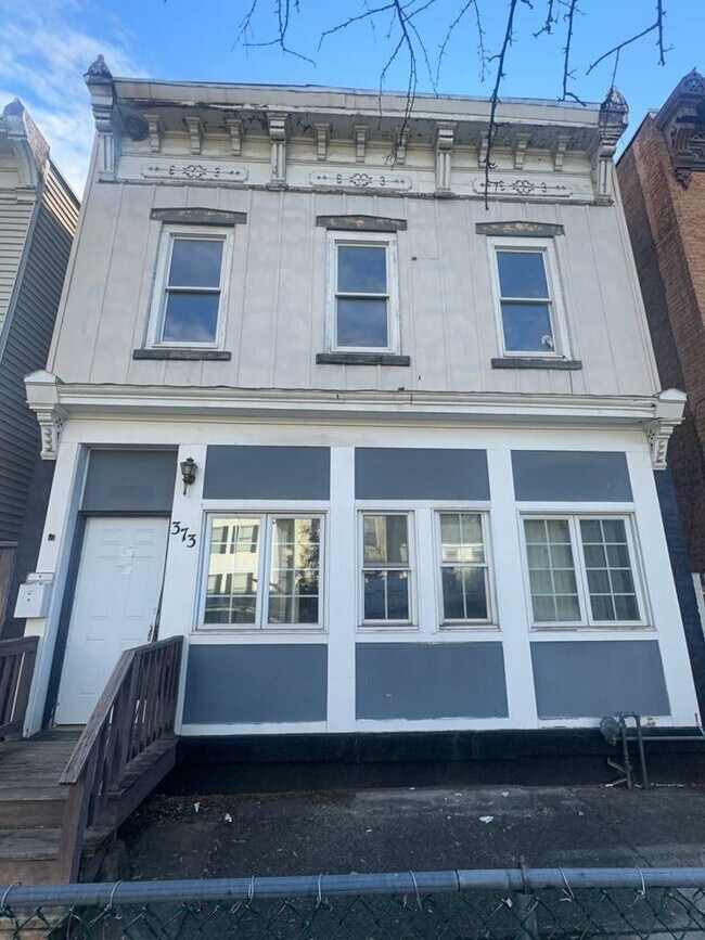 Foto del edificio - 373 3rd St