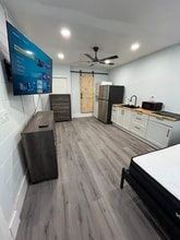 Building Photo - 740 Jenkins St