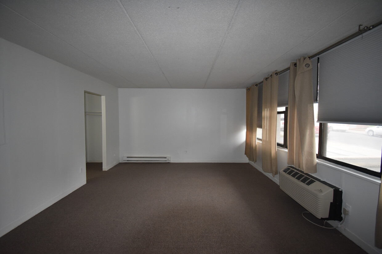 Primary Photo - 555 Gorge Rd