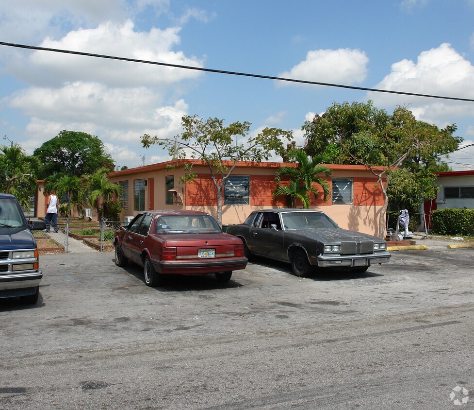Foto del edificio - 905 NW 12th Ave