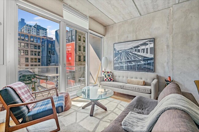 Foto del edificio - 630 N Franklin St