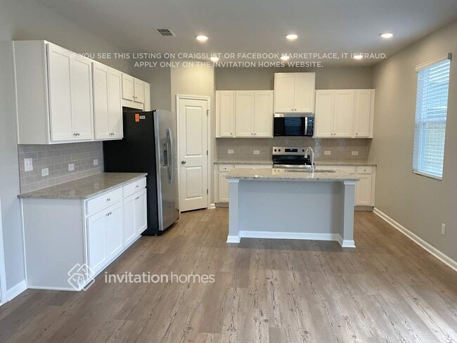 Foto del edificio - 7127 Brushwood Bnd