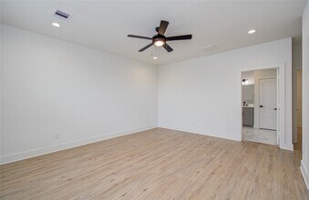 Building Photo - 6420 Highland Pine Ln