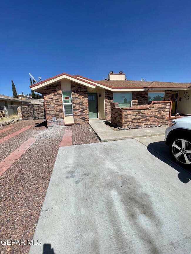 Building Photo - 1516 Greg Powers Dr