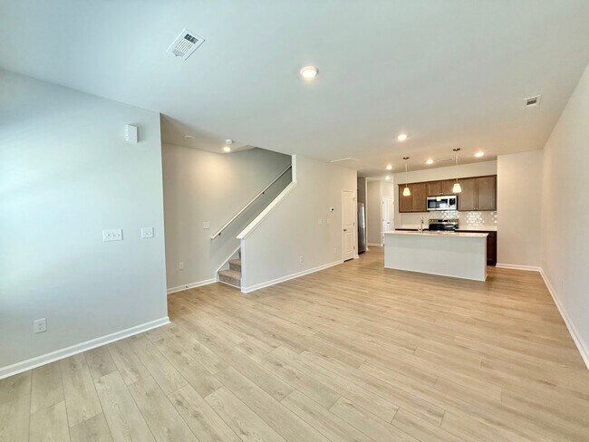 Foto del edificio - **OFFERING REFUNDABLE APPLICATION FEES** New Construction 3BD, 2.5BA Garner Townhome with a 1-Car...