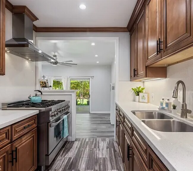 Foto del edificio - BEAUTIFUL 2 BEDROOM 2 BATH HOME