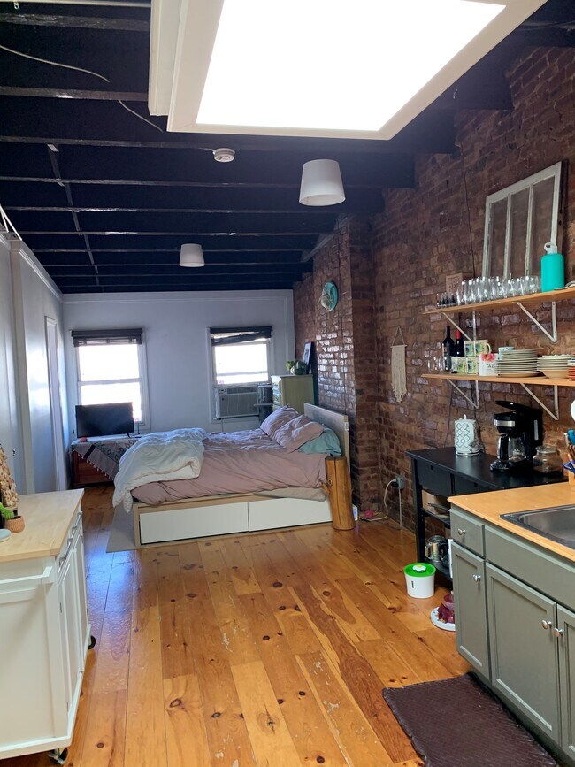 45 Halsey St Unit 2, Newark, NJ 07102 Apartments in Newark, NJ