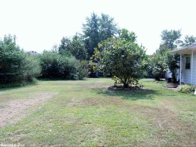 Foto del edificio - 11448 W David O Dodd Rd