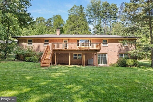 Foto del edificio - 39225 Foxhill Rd