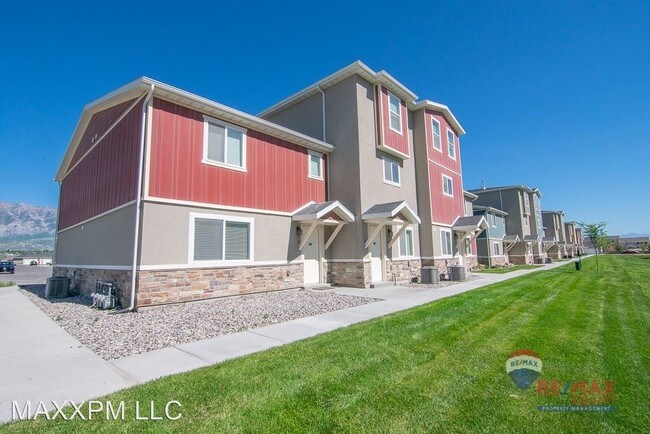 Building Photo - 3 br, 2.5 bath House - 697 N 160 E
