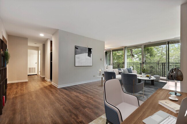 Living room - 5900 Oakwood Dr