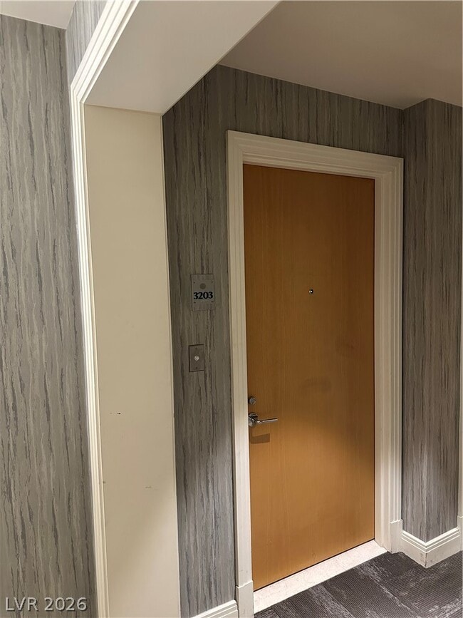 Building Photo - 222 E Karen Ave