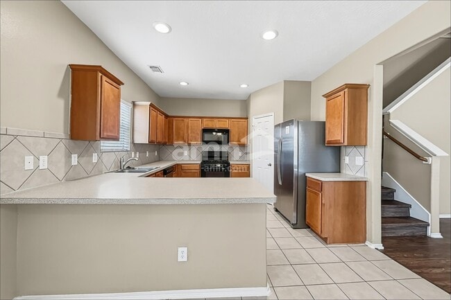 Building Photo - 2026 Acorn Glen Trl
