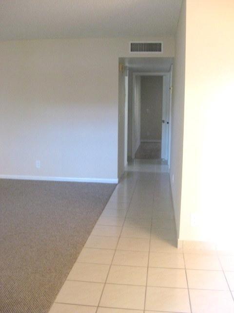 Building Photo - 532 Normandy L