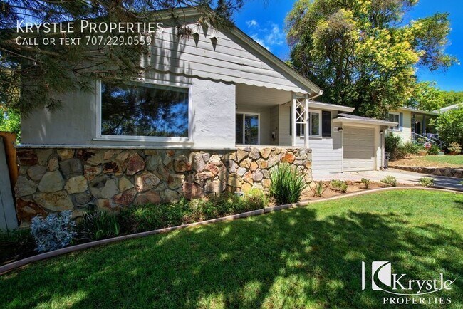 Building Photo - Adorable East Vallejo home with large back...