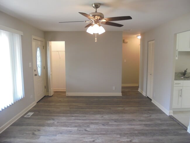 Building Photo - 117 Villa Rd
