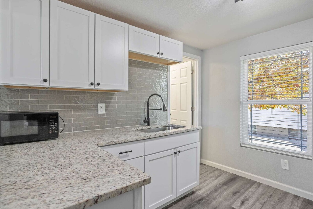 Primary Photo - Cute Single Family Home Ready Now!