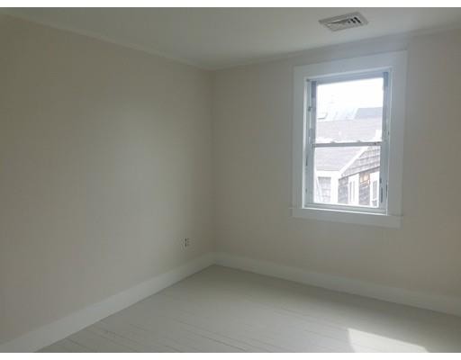Building Photo - 14 Fowler St