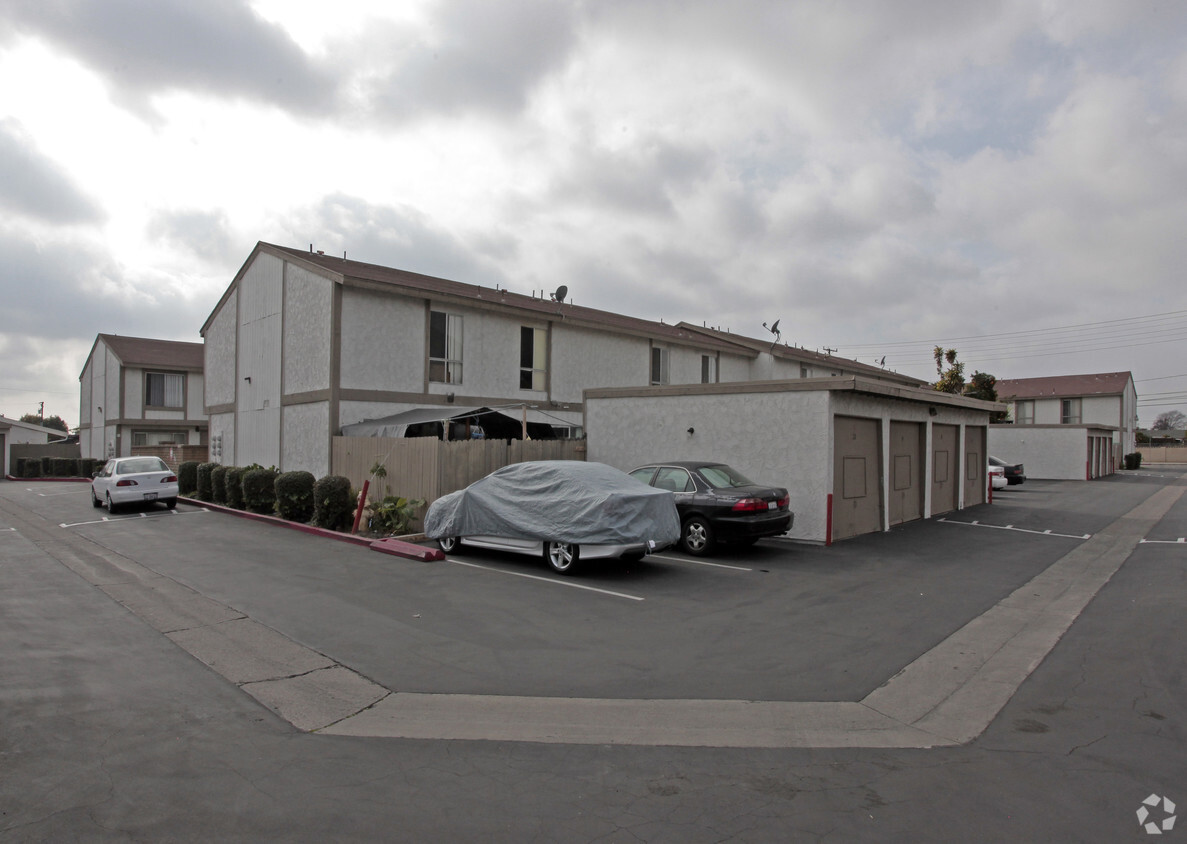 Foto del edificio - Pine Tree Park Apartments