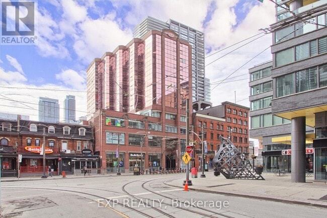 Building Photo - 393-393 King St W