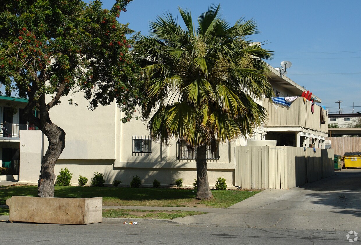 Building Photo - 770 Shalimar Dr