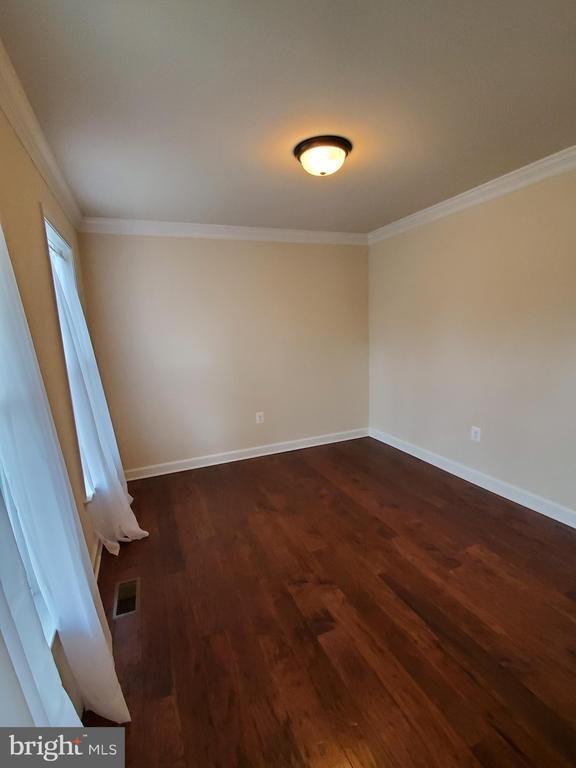 Building Photo - 10510 Woodland Dr