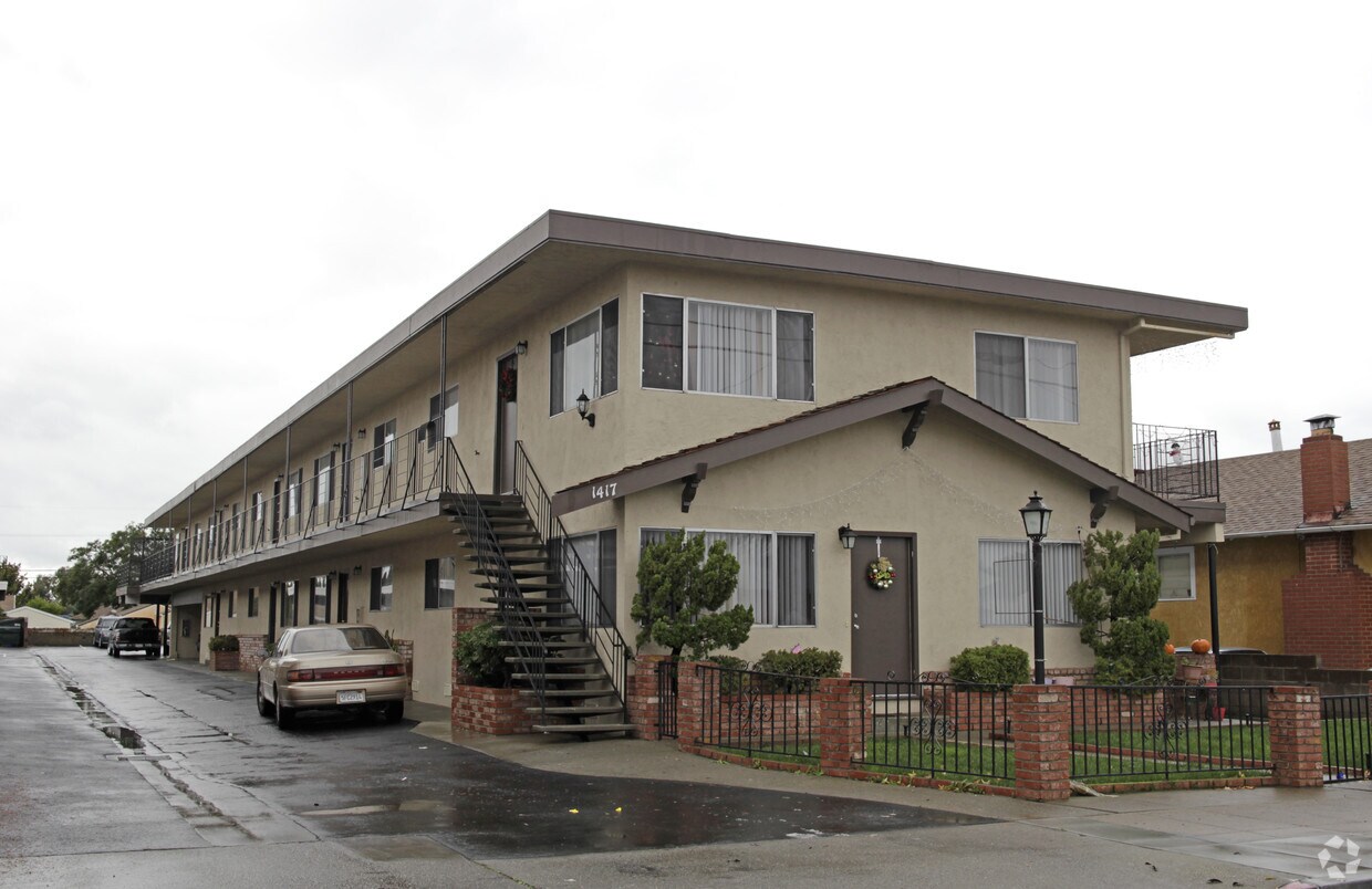 Primary Photo - 1417 Pacific Ave