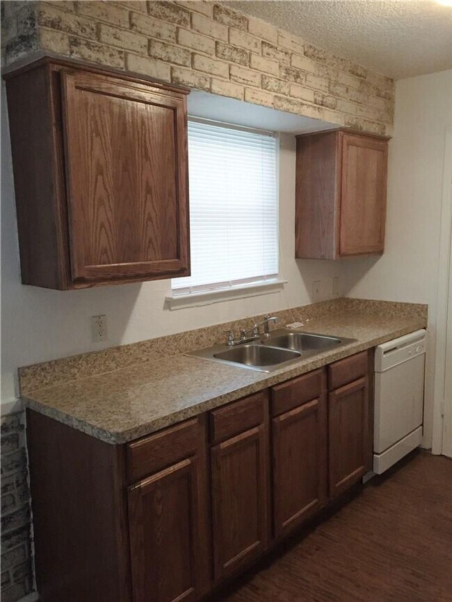 Foto del edificio - 6840 Margaret Dr