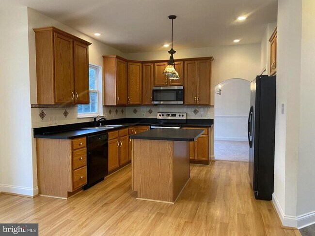 Foto del edificio - 30 White Birch Blvd
