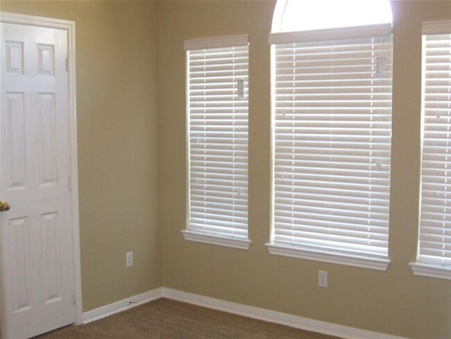Building Photo - 9906 Pierre Ct