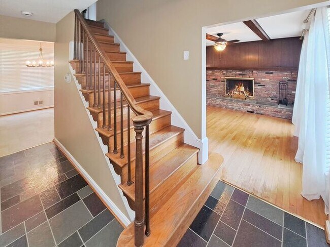 Building Photo - Incredible Mid Century Modern Brick Home 4...