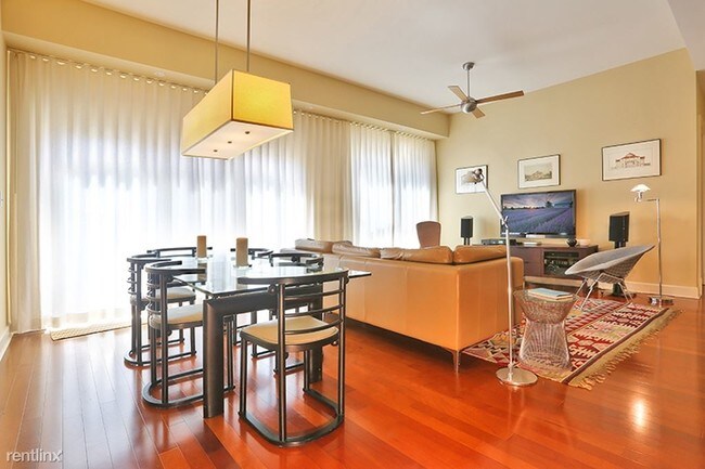 Foto del edificio - 200 River Vista Drive