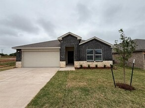 Building Photo - 2933 Ember Dr